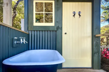 Te Tiro Accommodation Отели в г. Уэйтомо