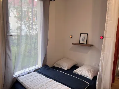 Apartment with terrace and private garden near Disney & shopping center Hôtels à proximité de : Autogrill Cote France