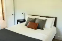 Modern Farm Loft with WiFi and AC in lovely Stamping Ground