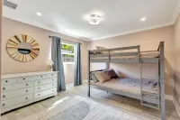Pet Friendly Spacious 4 Bedroom House Near Beach - Sleeps 10