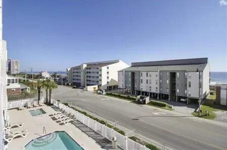 Luxurious Home with Theatre Room Отели в г. Север Миртл Бич