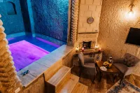 Bayar Cave Suites Special Class - Bed and Breakfasts