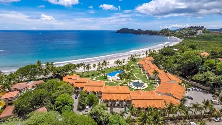 Chic Condo with a Stylish Coastal Design in an Exclusive Condo Community with Direct Beach Access