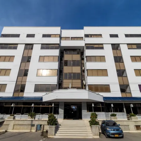 Hotel Axis Inn by GEH Suites