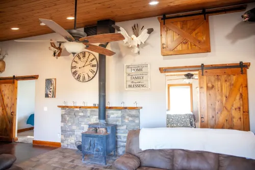 Zebra Rustic Retreat 3BR Home on Zebra Ranch Hotels in Williamson