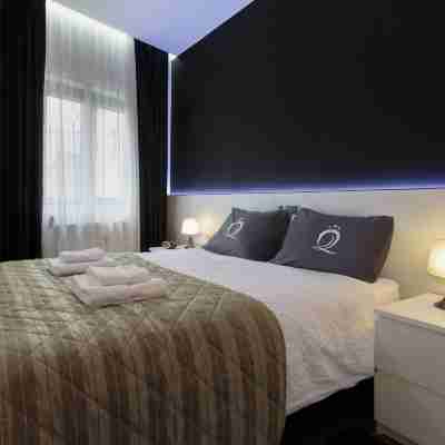 The Queen Luxury Apartments - Villa Giorgia Rooms