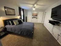 Lakeside Runway Retreat, waterfront kayaks, luxury in the country