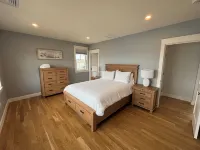 Luxury Waterfront Home Private Dock, Stunning Views & Sleeps 14