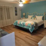Large Private in Ground Pool 6 Feet Deep. 10 Minutes to Beach/Golf Very Clean