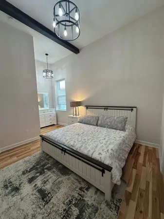 Beautiful new Condo sleeps up to 16 on New River with Rooftop Deck view of Falls