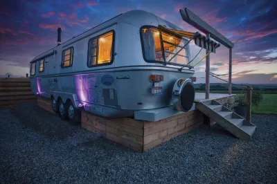 American Airstream - Blossom Farm - Tiers Cross Hotels near Pembrokeshire College