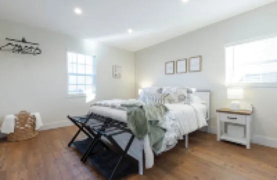 Charming 1-bedroom cottage with WiFi and AC near Monkey Island and Grand Lake