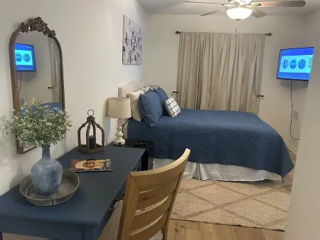 Charming 1-bedroom condo in welcoming Tallahassee with WiFi, AC Отели рядом с достопримечательностью «FSU Flying High Circus»