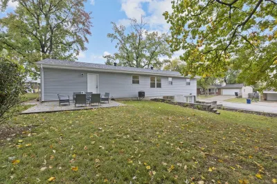 Charming 4BR near Convention Ctr., Main St, & LU -just 11 minutes to STL Airport Hotels near Bass Pro Shops