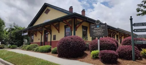 Spacious 3 Bedroom Townhome in Downtown Toccoa, GA