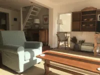 Small cottage with wonderful sea view from the terrace,  sleeps 2 to 4 adults Hotels in Penrice