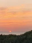 Beautiful Sunsets, Short walk to the Beach, Pet Friendly!