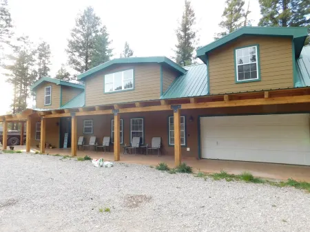 Corina's Grace Way Lodge