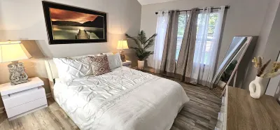 Serenity Escape 3-bedroom house / Pet-Friendly Hotels near ALDI