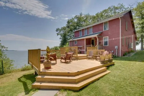 Rustic Cliff-top Cabin at the Tip of Lake Champlain's Barney Point