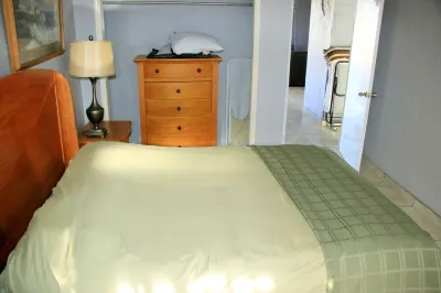 WATCH THE SUNRISE, SEA & MOUNTAINS FROM THIS  2BR CONDO! NEAR ALL! CONDO 304 Hotels in 