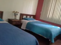 Unique Mediterranean style home with an atrium, pool and a nice garden فنادق في 