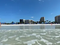 Siesta Key Resort, Private beach, pickle ball & tennis paradise.