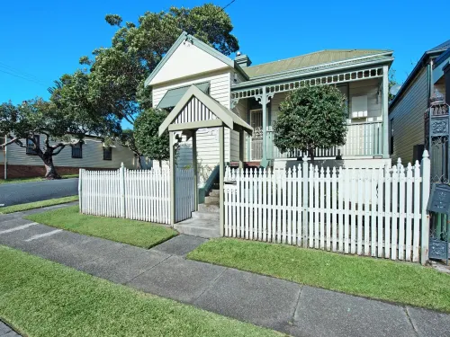 Stallard Cottage - Lovely Family/Group Accom Hotels in Hamilton