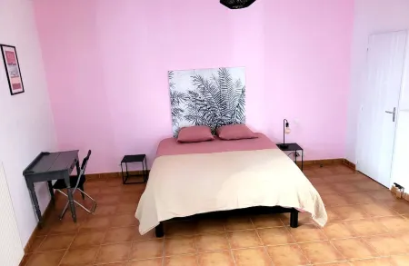 Spacious apartment, quiet, perfect location, Wifi fibre, Netflix Prime Video Отели в г. Безье