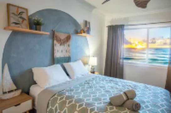 2 BDR - BEACHFRONT Cozy Apt