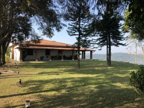 Vista das Águas farm in Igaratá - Swimming pool, TV, wifi, etc. Hotels in Igarata