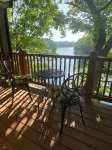 Cozy Cottage on the Lake