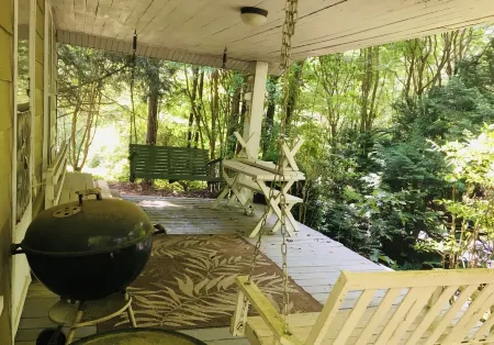 Jocasee Landing Lake Cottage - 1 mi from boat ramp!