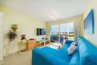 On the beach, with pool ! Super sea view, fiber optic internet, air conditioning Hotel di Sant Llorenc des Cardassar