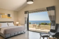 SUPERB LOCATION Luxury 5 bed villa, pool, sea view, beach / restaurants close by Hotel a 