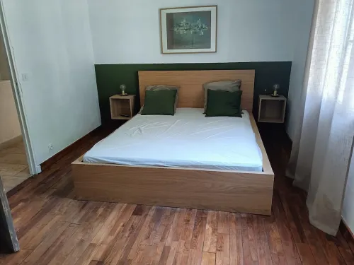 Mas aux oliviers residential area on the heights of st Rémy, quiet location