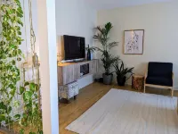Spacious Convenient place, 10 min from Downtown