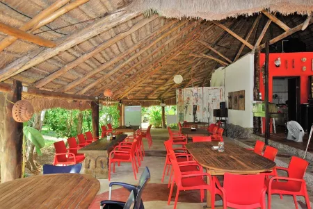 "Nahil 12" Garden View Studio Condo With Beautiful infinity Pool On the Beach Отели в г. Акумаль