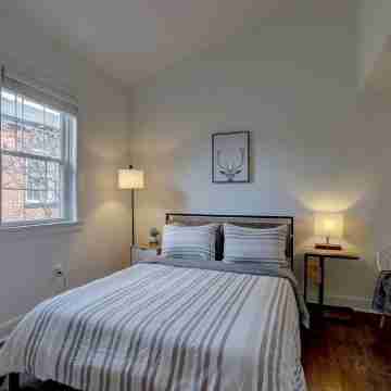 Quiet Fells Point Home Just off the Main Street Rooms