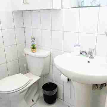 Cozy, Cole Bay, one bedroom with security and free parking Rooms