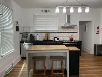 Cozy Craftsman Close to Everything