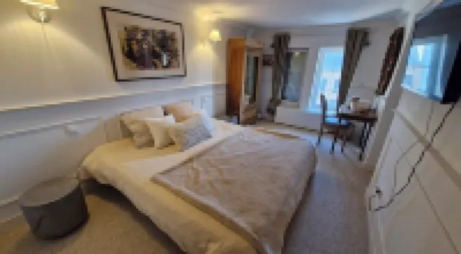 villa with swimming pool and sauna for up to 20 people