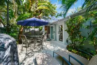 "Tranquility " At Ann Street Gardens Steps From Duval