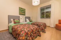 Luxury house, Fully equipped, Private parking, Good access roads. Hotels in Ponta Do Sol