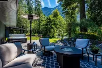 Stunning Waterfront Getaway!  Luxury Home on Acreage,  Natures Paradise