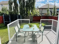 The Sophie's @ Sask (3BR/2.5BA) 새스커툰 호텔