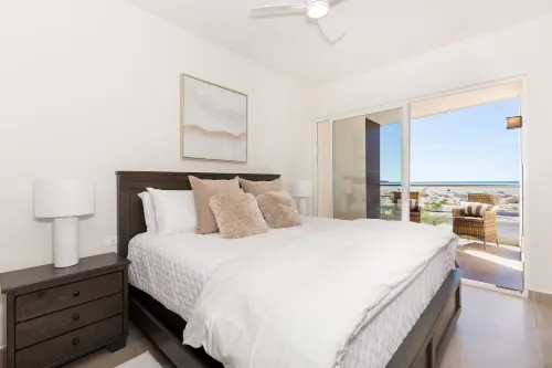 Modern Beachfront Retreat 2 King Suites + فنادق في Rocky Point