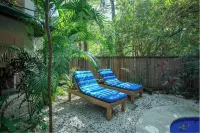 Surfer paradise w/pool close to beach yoga & cafes