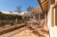 Coquille Cottage located in Historic Madisonville