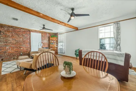 Circle Overlook-Private Downtown apartment